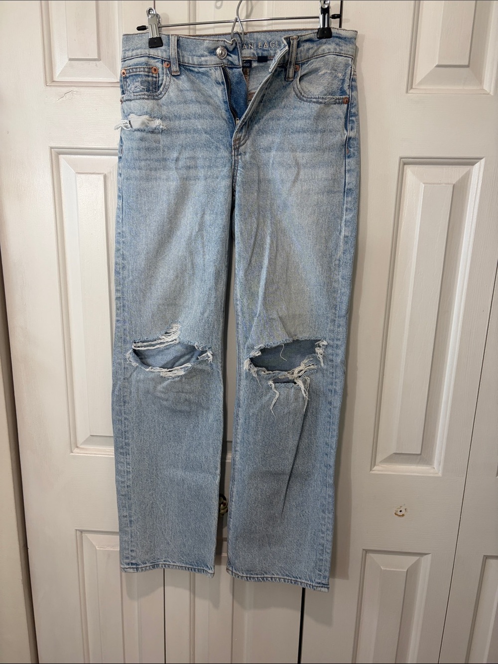 American Eagle Outfitters Light Wash Distressed Straight-Leg Jeans